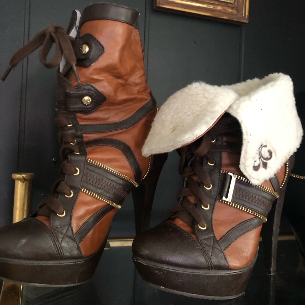 HOUSE of Dereon by Beyoncé brown heeled boots size 6.